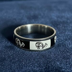 NEW Men's Stainless Steel Ring Black and White Dragon Yin Yang Pattern Size 8.5